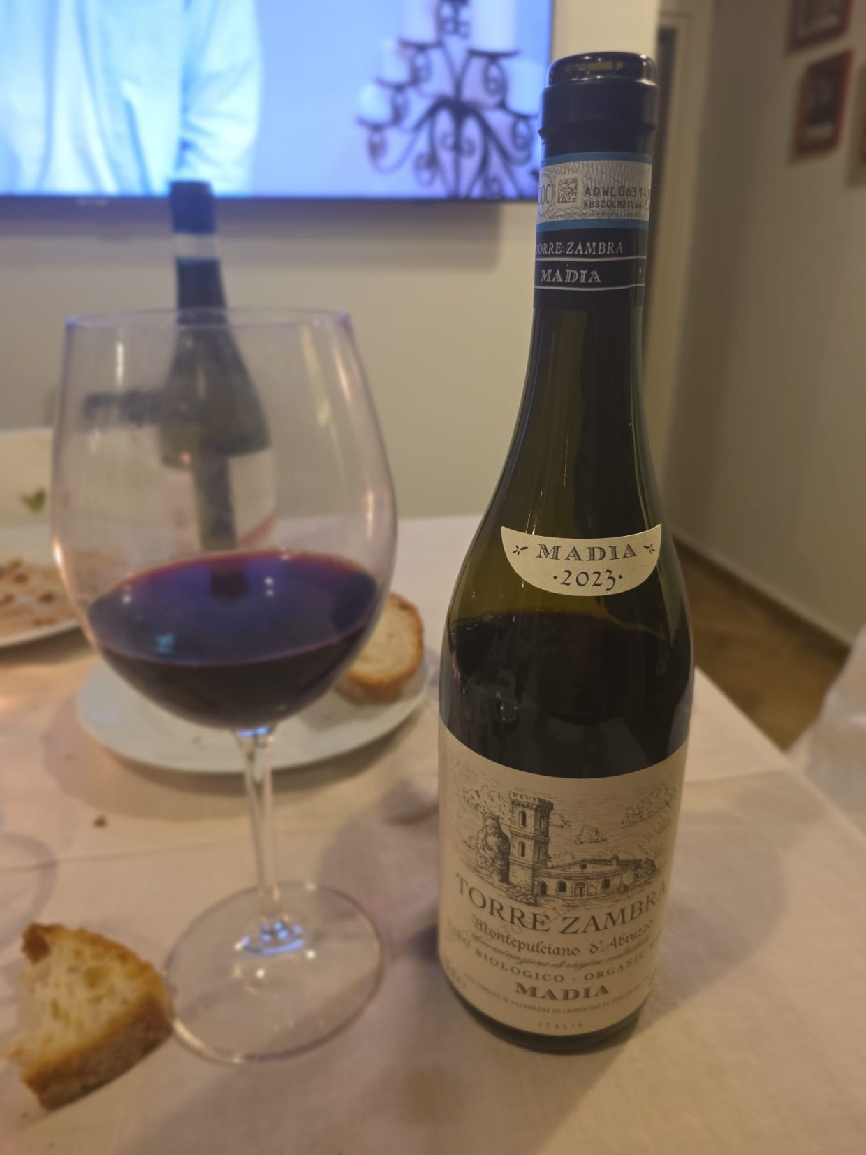 Etichetta del vino Montepulciano d'Abruzzo DOC Biologico Madia - Torre Zambra, annata 2023